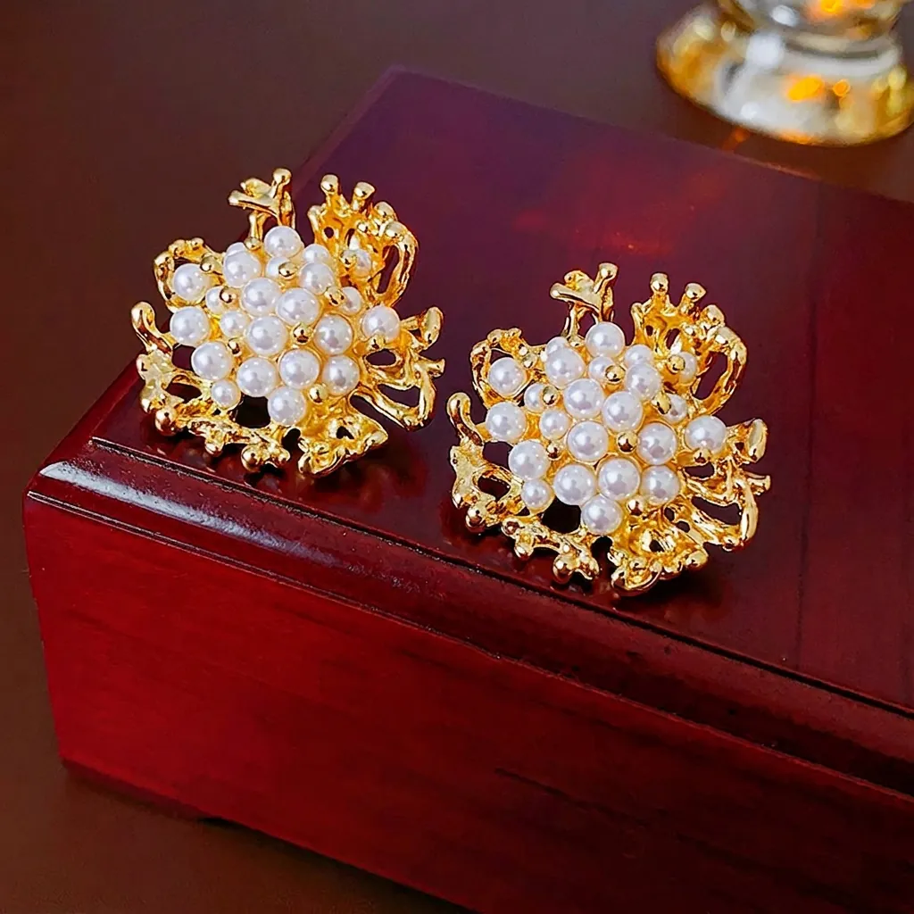 Orecchini A Lobo Vintage Con Fiori In Lega Con Künstliche Perle Di Imitazione E Perno In Argento Gioielli Eleganti Per Donna