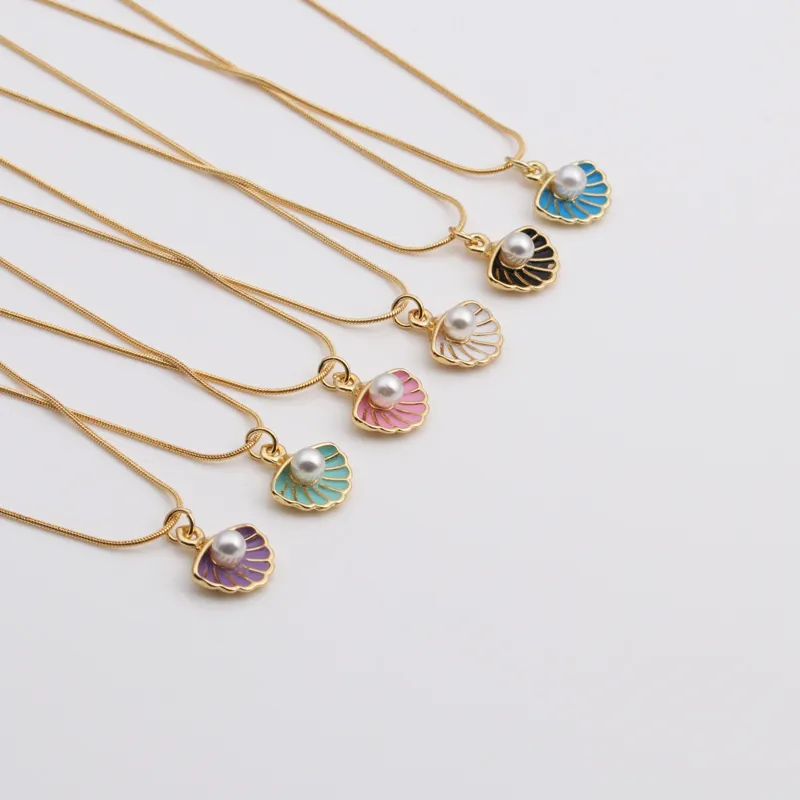 Halskette Mit Muschelanhänger Und Künstliche Perle Emaille Vergoldetes Kupfer Schlangenkette Eleganter Schmuck Damen