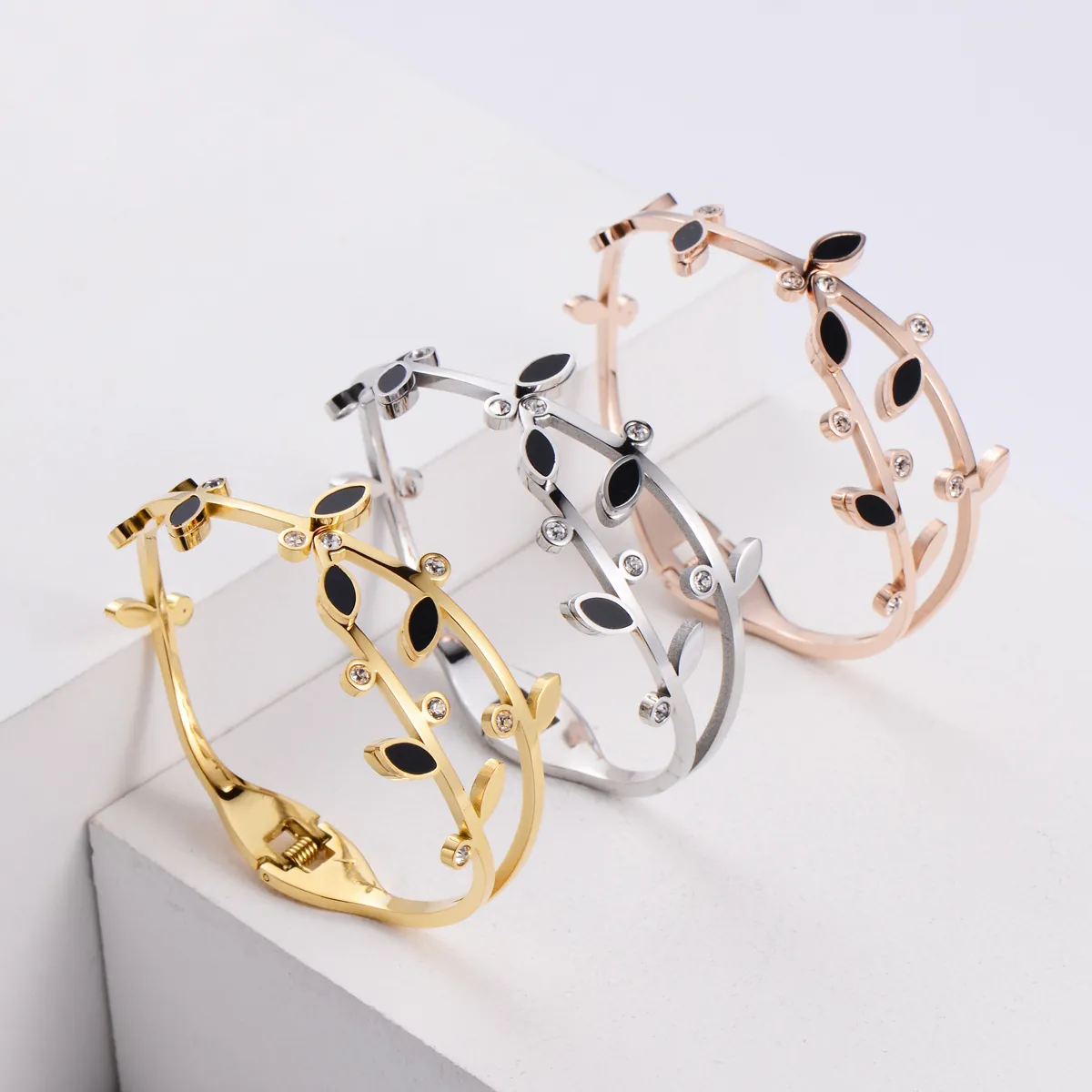 Leaf Branch Bangle 316 Stainless Steel Black Enamel Rhinestone Inlaid Spring Opening Fashion Jewelry For Women