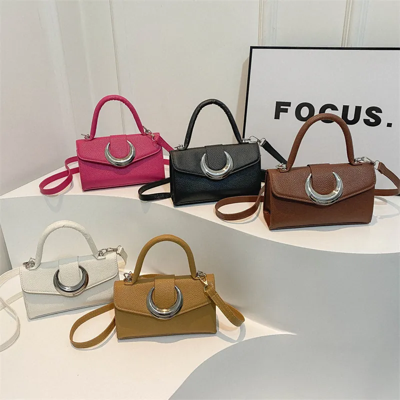 Sac À Main Femme En Cuir PU Avec Boucle Croissant Argentée Sac À Bandoulière Minimaliste Chic