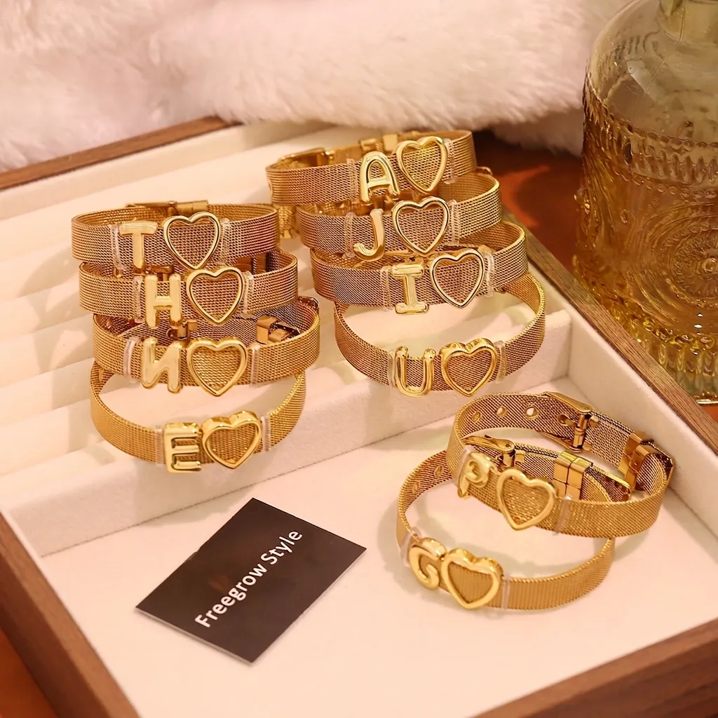 Bracelet En Maille Acier Inoxydable Doré Style Montre Avec Breloques Coeur Et Lettre Alphabet Pour Femme