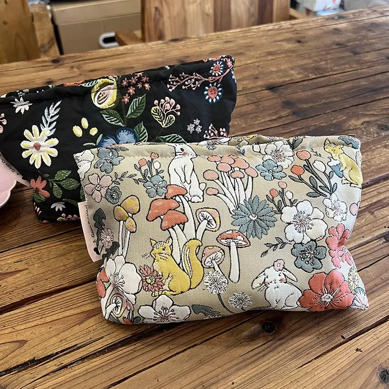 Vintage Floral Embroidered Canvas Cosmetic Bag Large Capacity Travel Toiletry Organizer Pouch Zipper Makeup Case