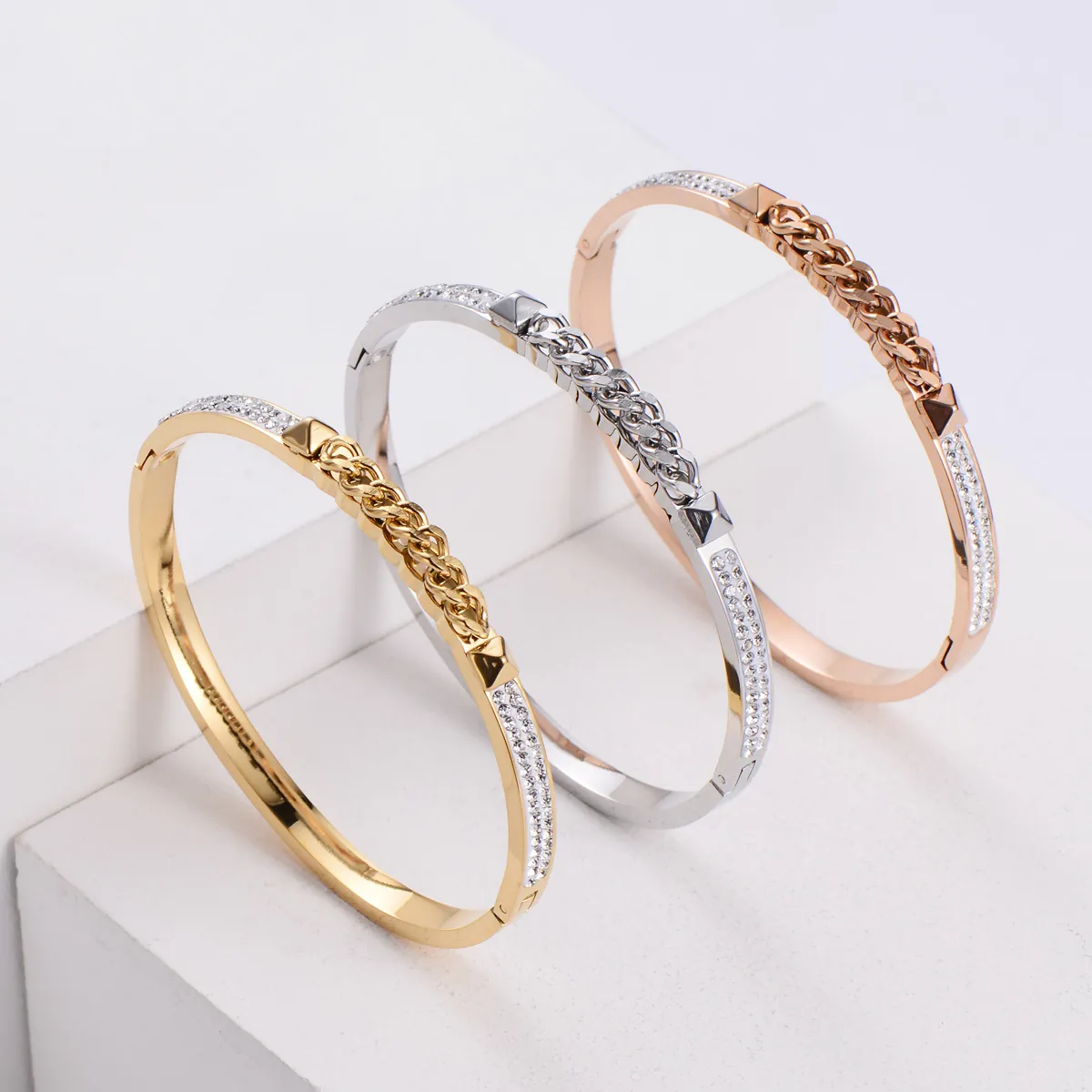Cubic Zirconia Bangle Bracelet 316 Stainless Steel Cuban Chain Design Pyramid Rivet Hinge Closure Jewelry For Women