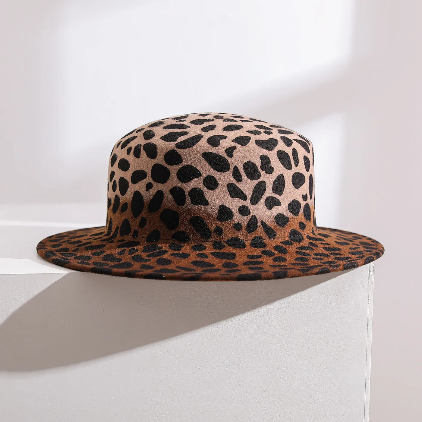 Luxury Australian Wool Leopard Gradient Flat Top Fedora Hat Wide Brim Simple Vintage Felt Hat For Women Winter Warm Shopping Hat
