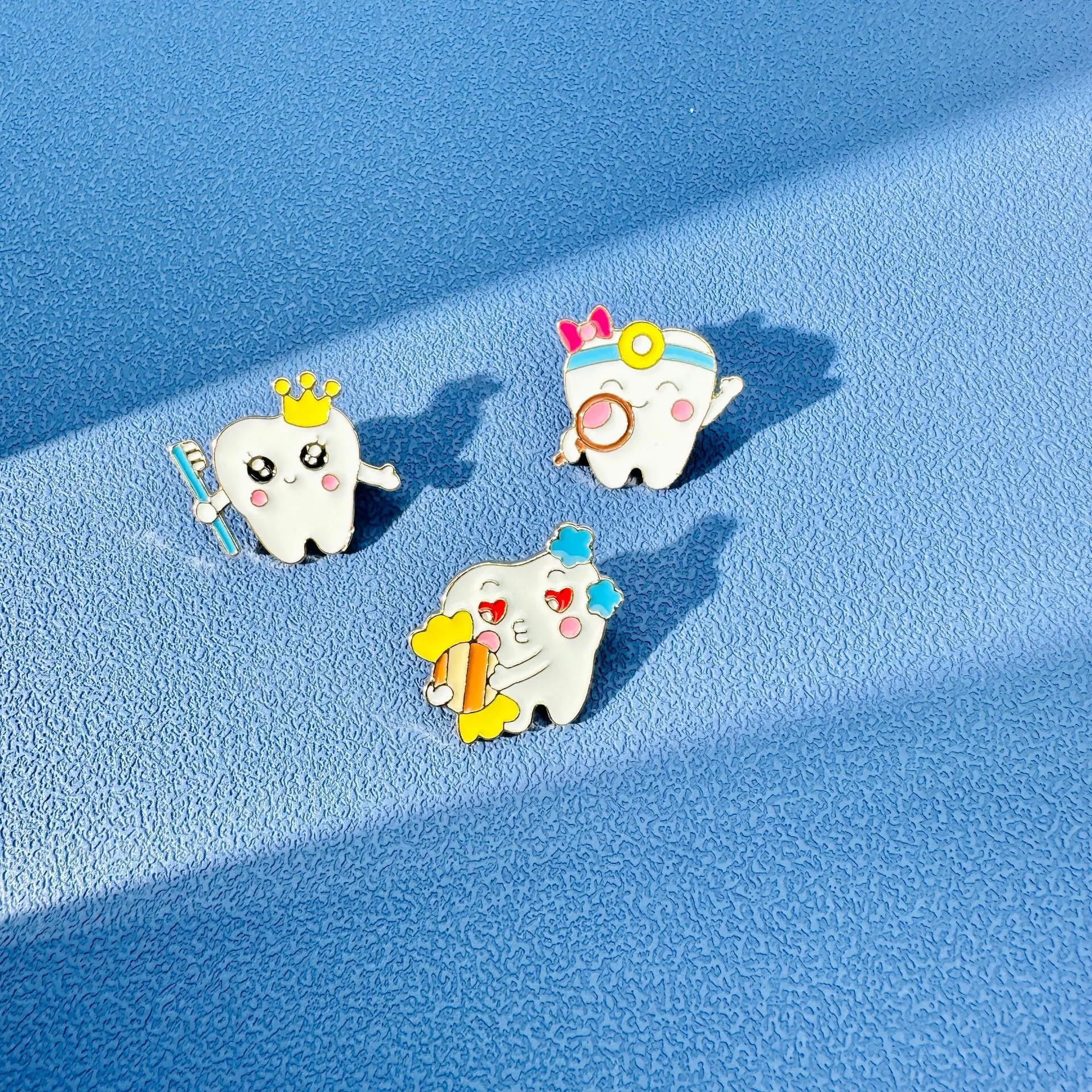 Cute Cartoon Teeth Enamel Pin Alloy Dentist Toothbrush Brooch Badge For Backpack Jacket Decoration Creative Jewelry