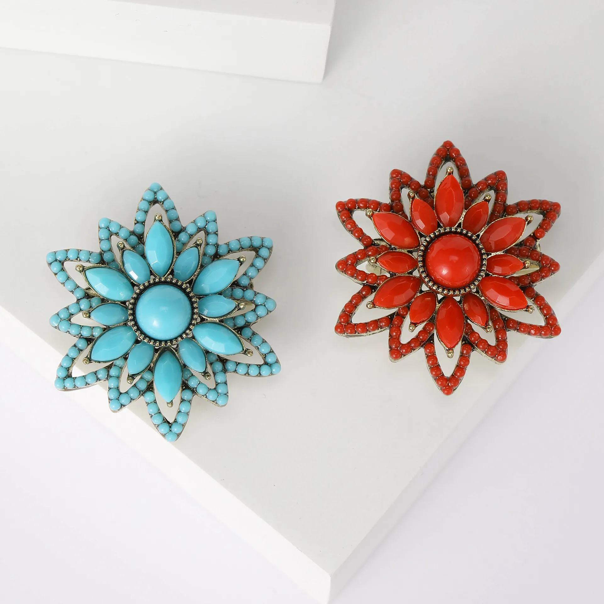 Vintage Bohemian Alloy Rhinestone Flower Brooch For Women Turkish Ethnic Style Floral Pin Jewelry Accessories