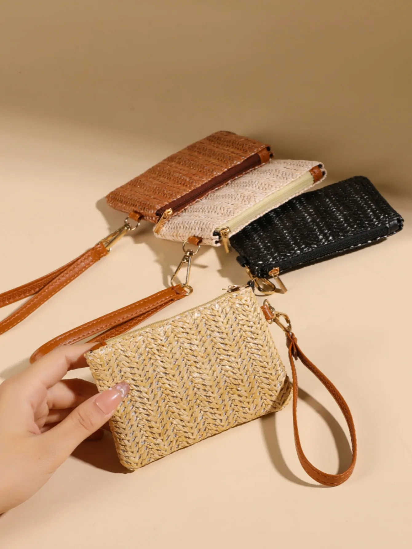 Summer Vintage Faux Straw Woven Coin Purse For Women Ultra Lightweight Mini Card Holder With Detachable Wristlet