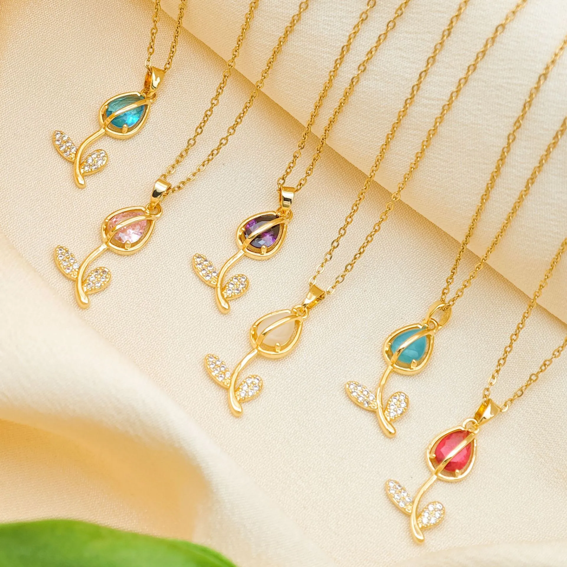 Tulip Flower Pendant Necklace Gold Plated Titanium Steel Cat Eye Stone Zircon Sweet Elegant Jewelry For Women