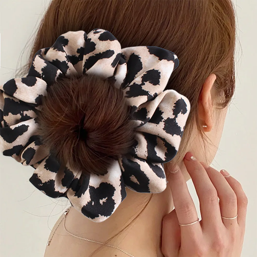 Leopard Print Scrunchie Satiny Chiffon Hair Tie Retro Large Elastic Hair Band For Women Girls Fashion Ponytail Accessory