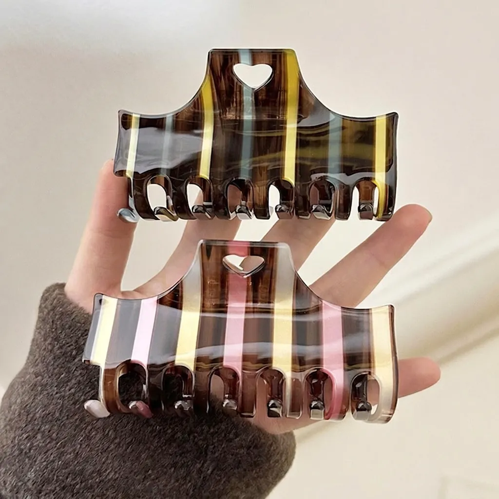 Retro Acetate Striped Hair Claw Clips Large Heart Hollow Shark Clip For Women Strong Hold Elegant Hair Accessories