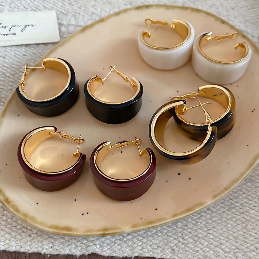 Boucles d'Oreilles Créoles en Forme de C Géométriques en Résine Plaqué Or Véritable 18K Vintage pour Femmes Bijoux de Mode Rétro en Écaille de Tortue