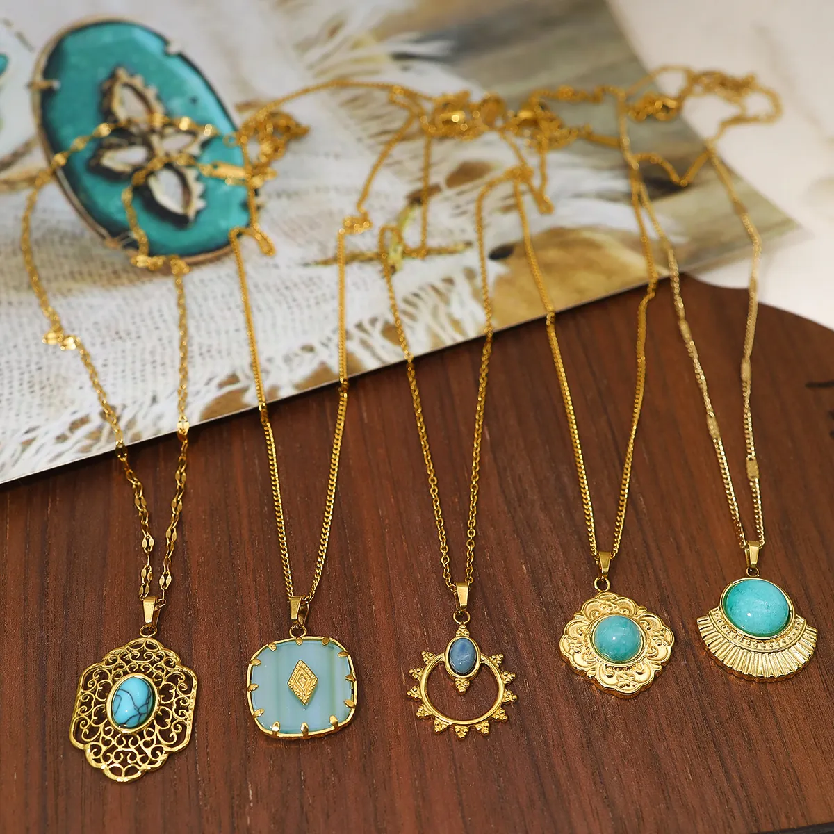 Vintage Geometric Pendant Necklace For Women 18K Gold Plated Stainless Steel With Natural Stone Inlaid Palace Style