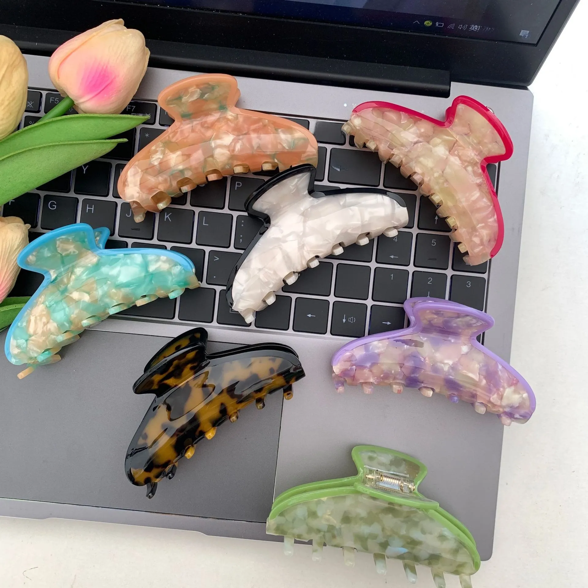 Large Hair Claw Clips Acetate Marble Tortoiseshell Pattern Strong Hold Shark Clip Non-Slip Hair Accessory For Women