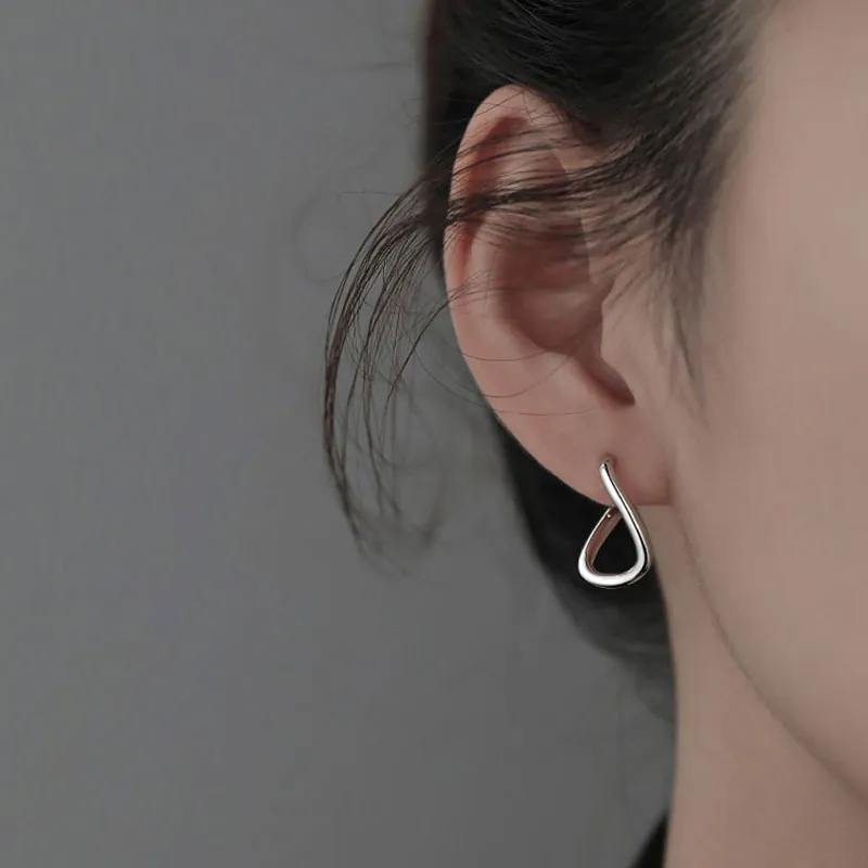 Boucles d'Oreilles Anneaux en Cuivre Torsadé en Forme de U Minimalistes Plaquées Or Argent pour Femmes Bijoux de Mode Géométriques