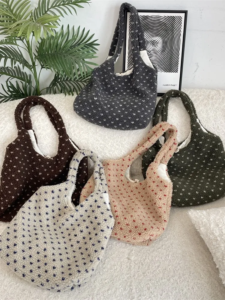 Lamb Wool Plush Tote Bag Heart Pattern Large Capacity Shoulder Handbag Warm Soft Autumn Winter Accessory For Women