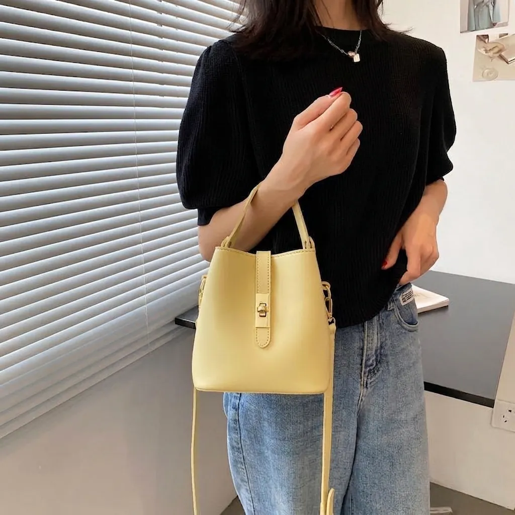 Women Bucket Bag PU Leather Metal Lock Adjustable Shoulder Strap Handheld Crossbody Shoulder Bag Solid Fashion