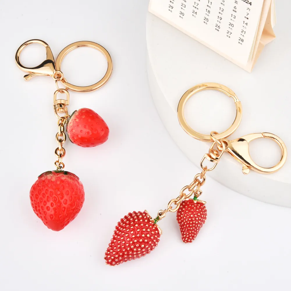 Llavero De Fresa Fruta Realista Colgante De Bolso Metal Dorado Resina Moda Dulce Para Mujeres Niñas