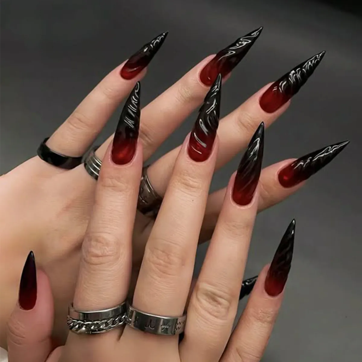 Ongles À Presser Relief 3D Ombré Rouge Noir Long Stiletto Dégradé Style Gothique Brillant Faux Ongles