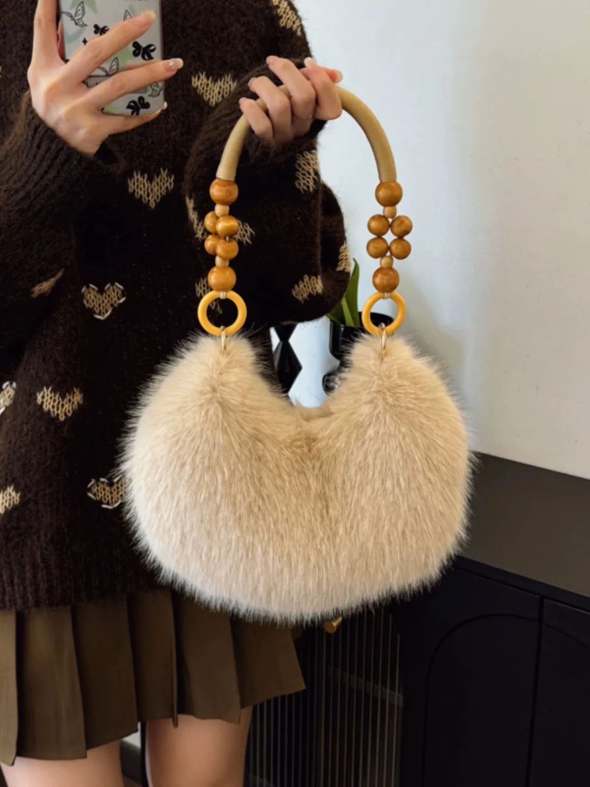 Borsa A Mano A Mezzaluna In Finta Pelliccia Vintage Con Manico In Perline Di Legno Inverno Borsa Hobo In Peluche