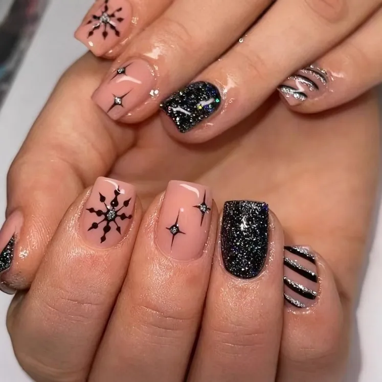 Faux Ongles À Presser Carrés Courts Noël Français Motif Flocon Étoile Rose Noir Argent Pailleté ABS Pour Femmes