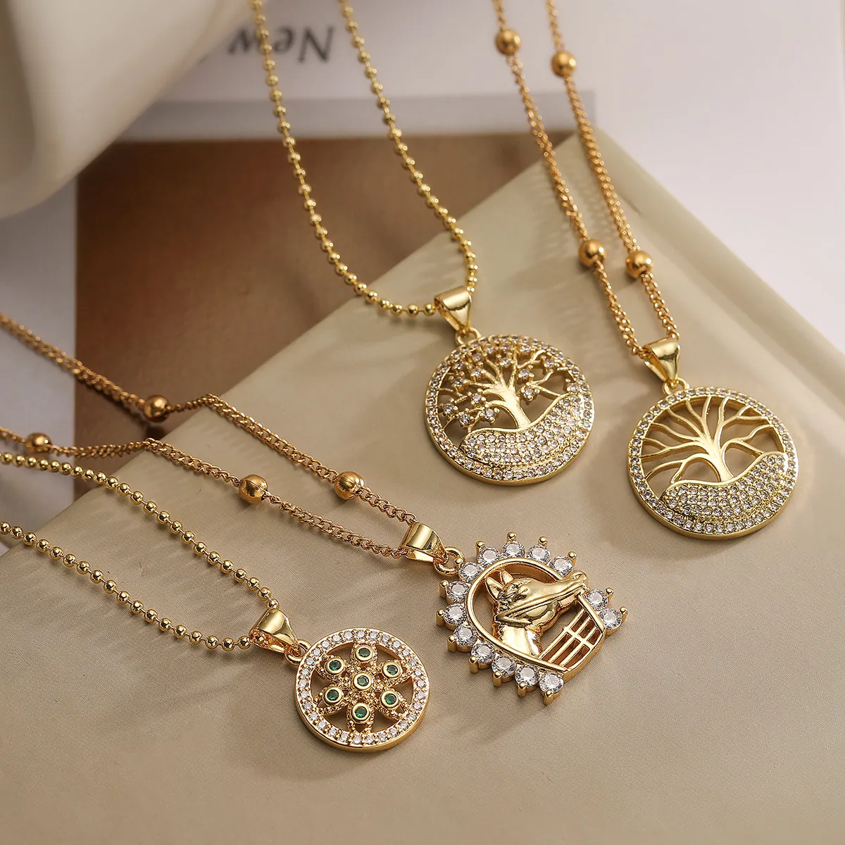 Round Pendant Necklace Zircon Copper Gold Plated Tree Of Life Horse Head Hollow Geometric Retro Jewelry For Women