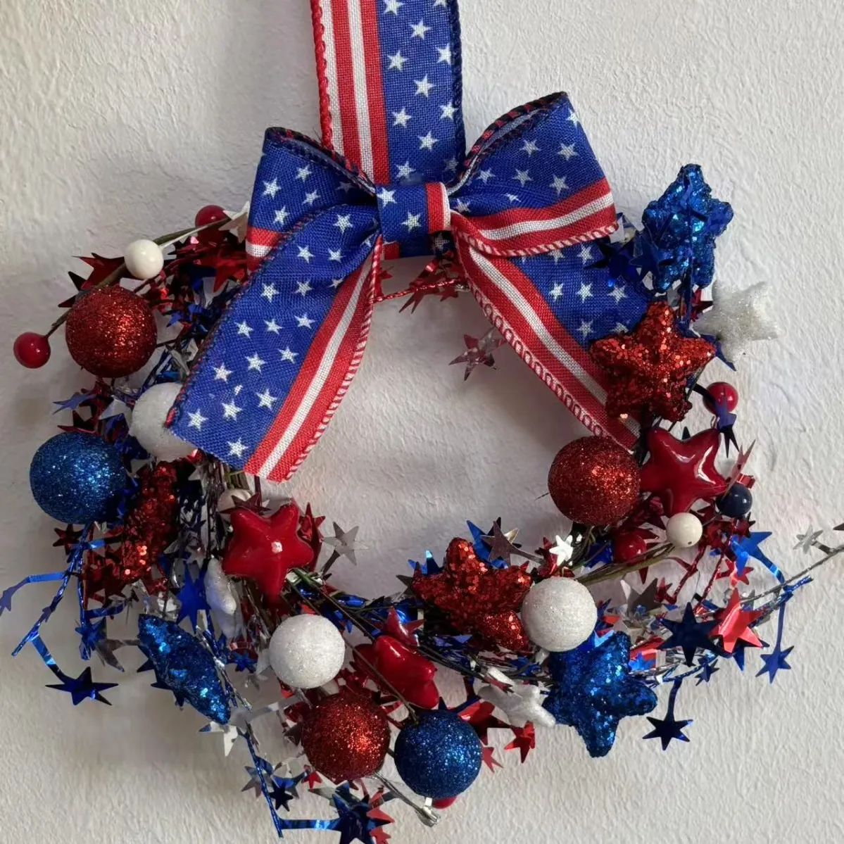 Independence Day Wreath Branch Pick Patriotic American Flag Star Glitter Ball Decoration For Home Front Door Window