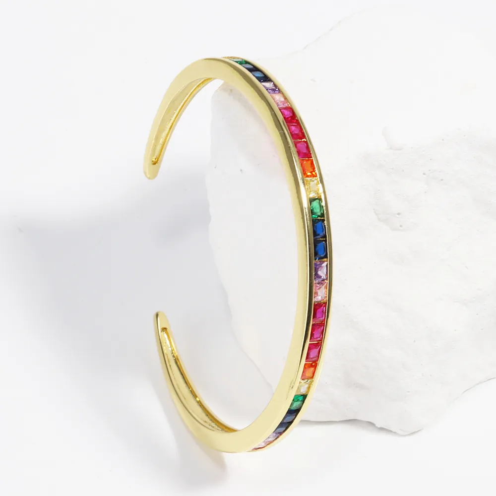 Regenboog Zirkoon Open C-Vorm Armband Voor Dames Verguld Messing Kleurrijke Vierkante Zirkonia Verstelbare Bangle