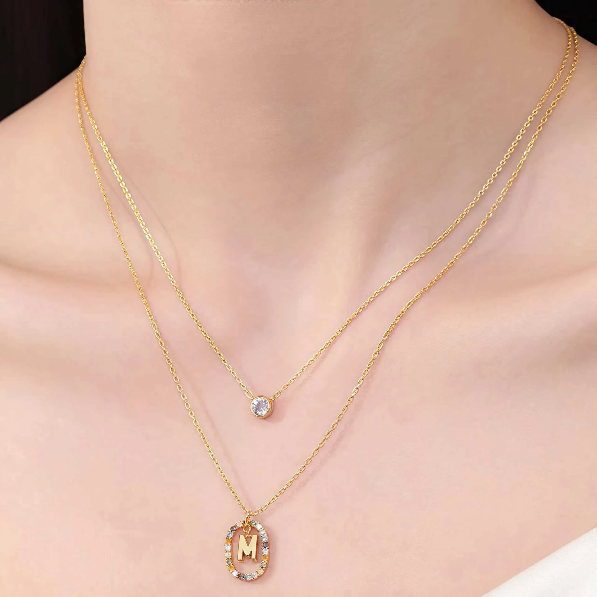 Collana Con Pendente A Lettera Intarsiata In Argento Sterling 925 Con Catena A Cavo E Zircone