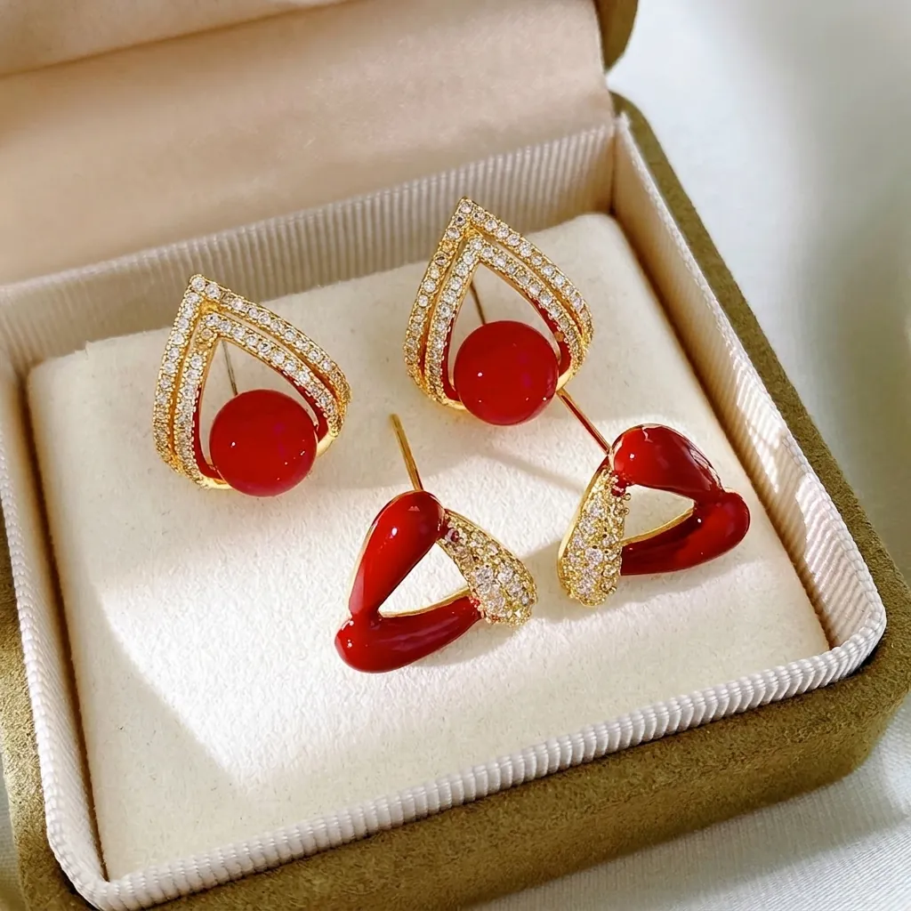 Boucles Oreilles Goutte Triangle Géométrique Émail Rouge Résine Zircon Plaqué Or Tige En Argent Rétro Élégant Femmes