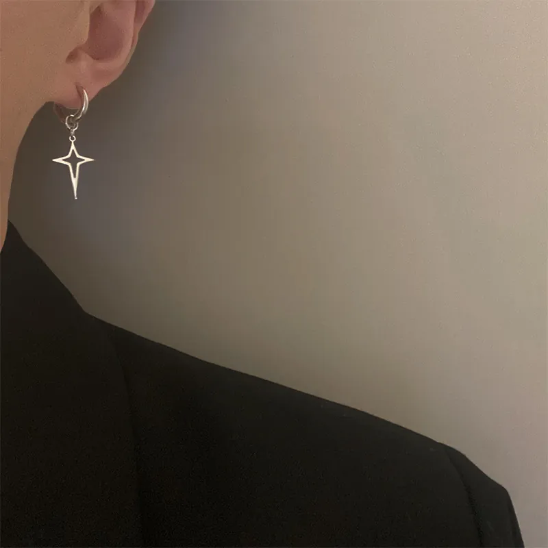 Orecchini a Cerchio con Stella in Acciaio al Titanio Unisex Minimalista Argento Stella a Quattro Punte Punk Gothic Gioielli Moda per Uomo Donna