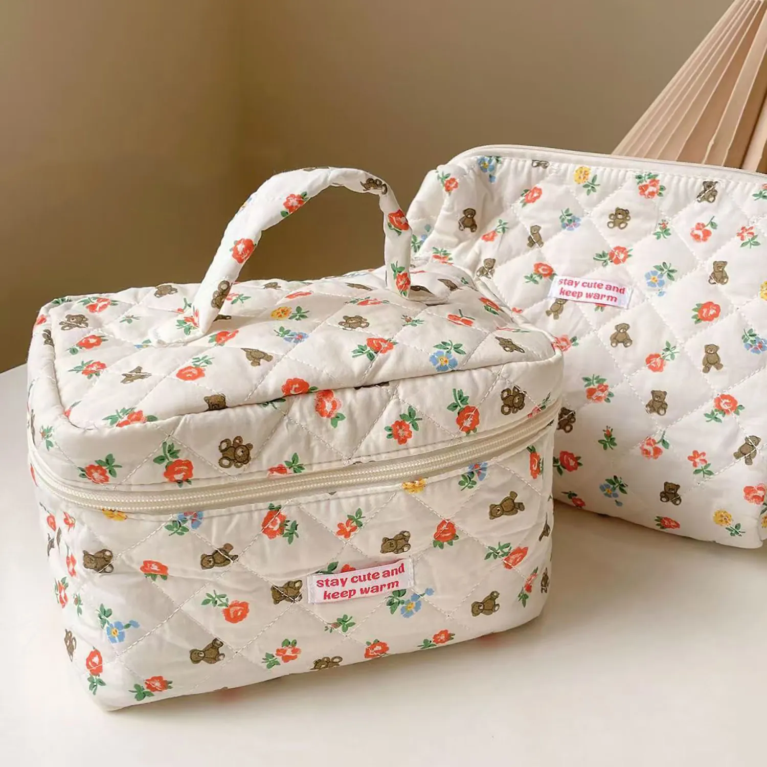 Quilted Cosmetic Bag Toiletry Pouch Floral Teddy Bear Print Kawaii Makeup Organizer Travel Wash Bag Handheld Sweet