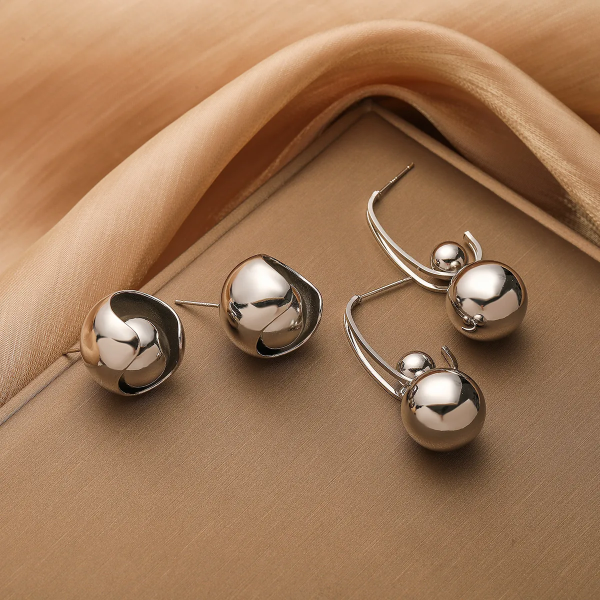 Pendientes De Botón Con Bola Geométrica Para Mujer Cobre Chapado En Oro Real Minimalistas Pulidos Lisos Joyería