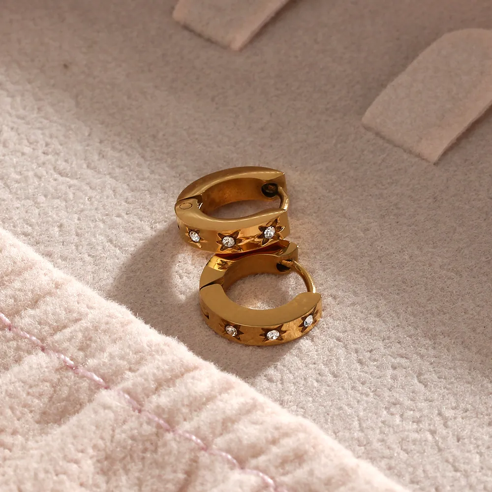 18K Gold Plated Stainless Steel Huggie Hoop Earrings For Women Star Engraved Zircon Inlaid Chic Ins Style Jewelry