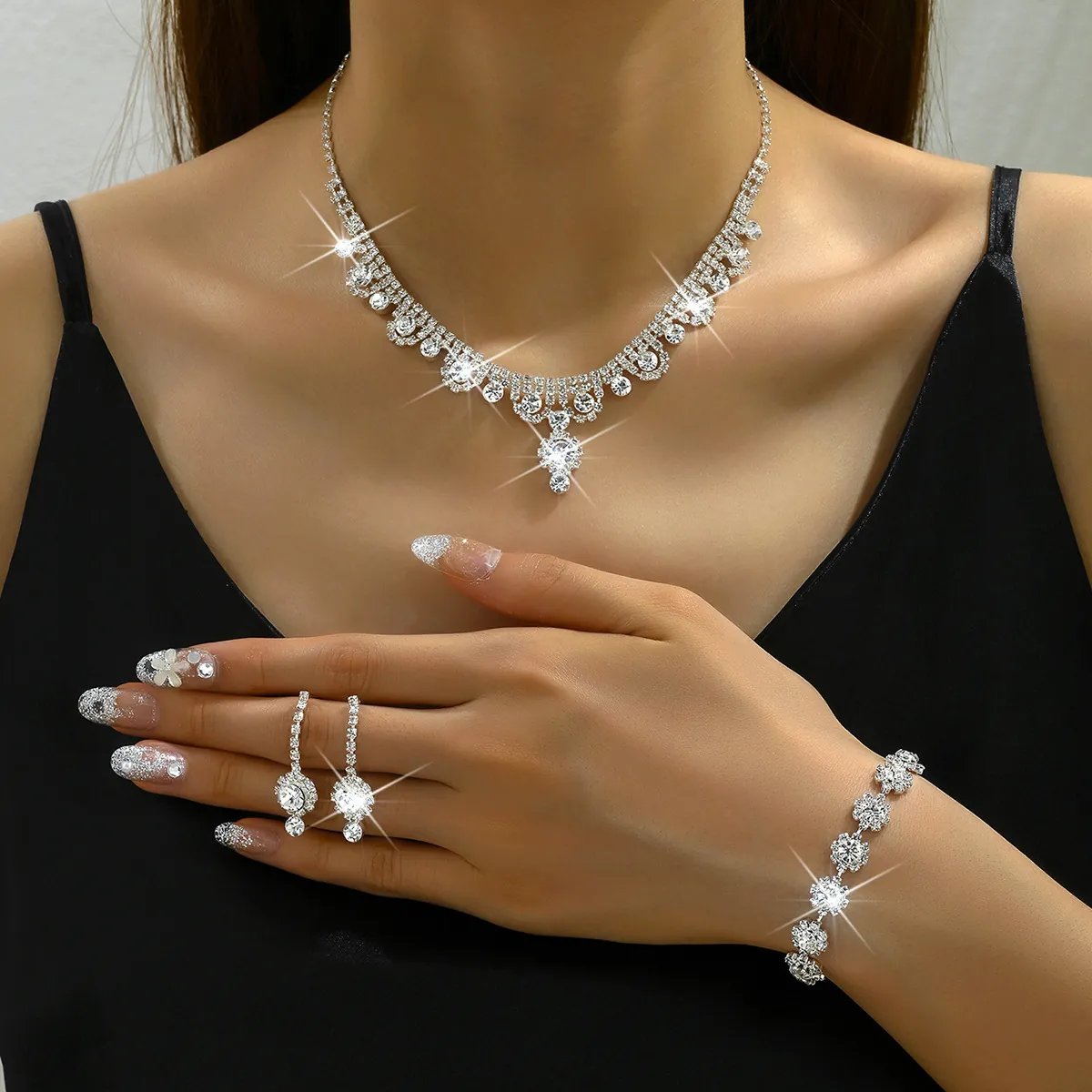 Élégant Ensemble De Bijoux En Alliage Argenté Strass Collier Floral Boucles D'Oreilles Goutte Bracelet Mariée Mariage Fête