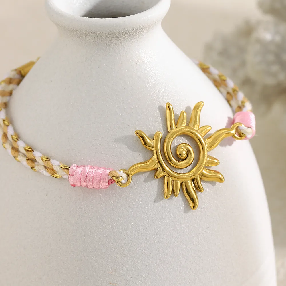 Bracelet Pendentif Soleil Acier Inoxydable Plaqué Or 18K Corde Tissée Bohème Bijoux De Mode Minimalistes Pour Femmes Réglable