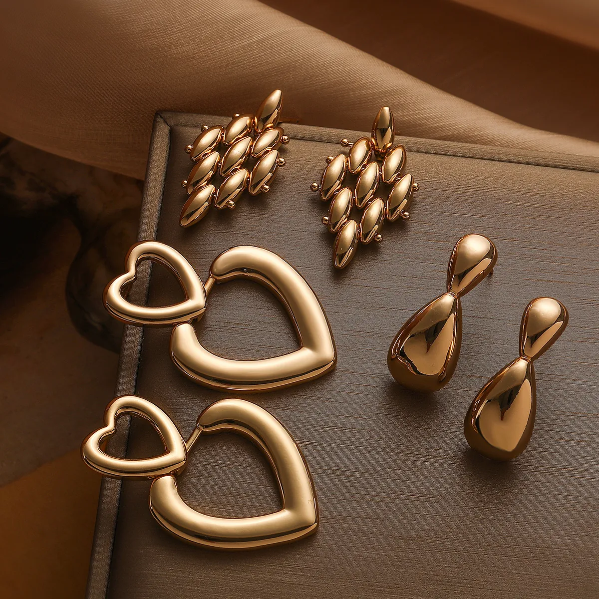 Elegant Copper Earrings With 18K Gold Plating Geometric Heart Teardrop And Leaf Shape Polished Surface High Polish