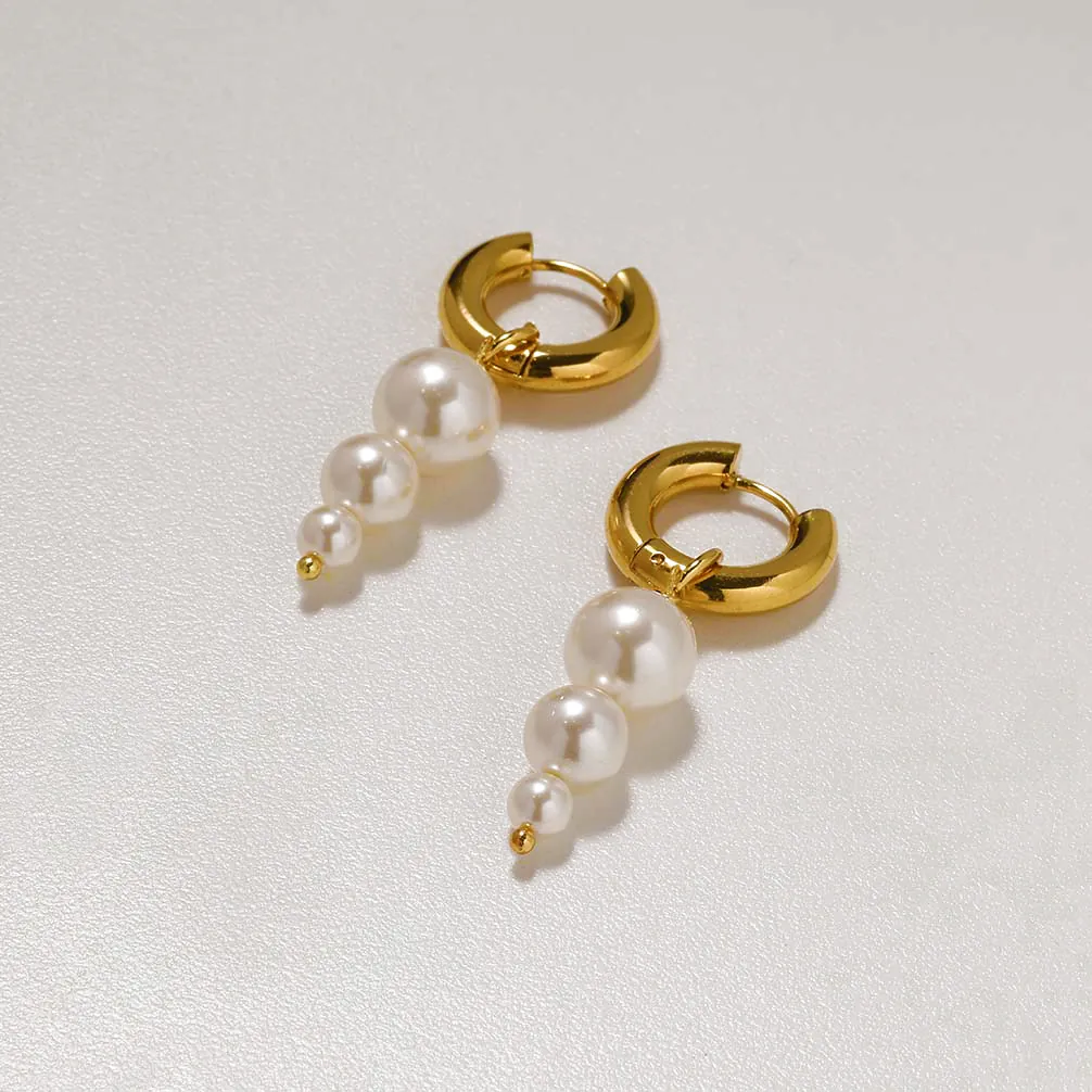 Pendientes De Aro Estilo Francés Latón Chapado En Oro De 18K Con Perlas Artificiales De Imitación Degradadas Joyería
