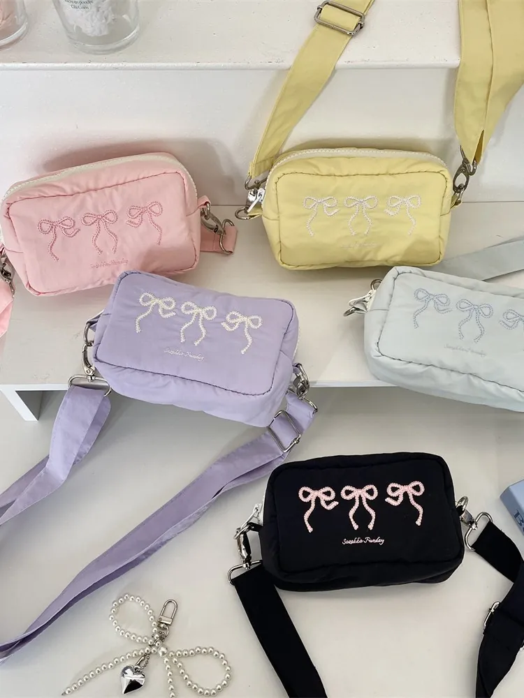 Mini Umhängetasche Für Damen Bestickte Schleife Gesteppte Kleine Handytasche Mit Verstellbarem Breitband