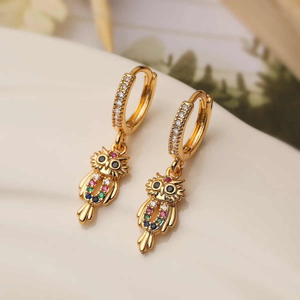 Orecchini A Cerchio Con Gufo Placcato Oro Rame Zirconi Colorati Piccoli Gioielli Animali Moda Donna