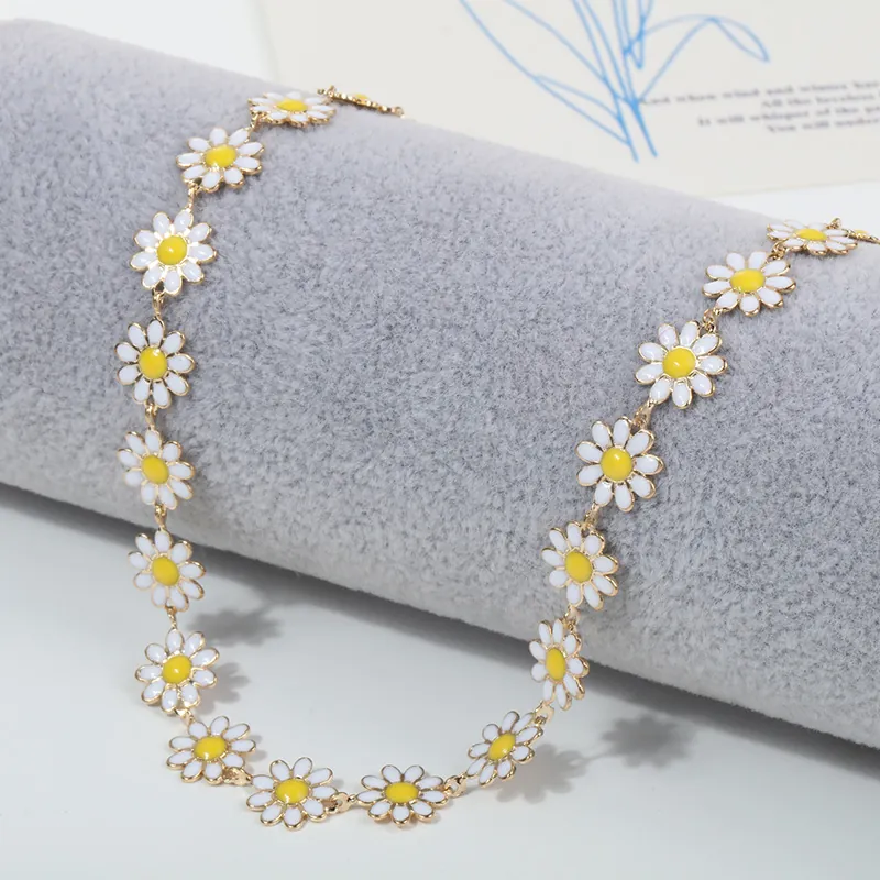 Fresh Sweet Alloy Daisy Flower Necklace Earrings Bracelet Set Fashion Enamel Floral Jewelry For Women Everyday Gift