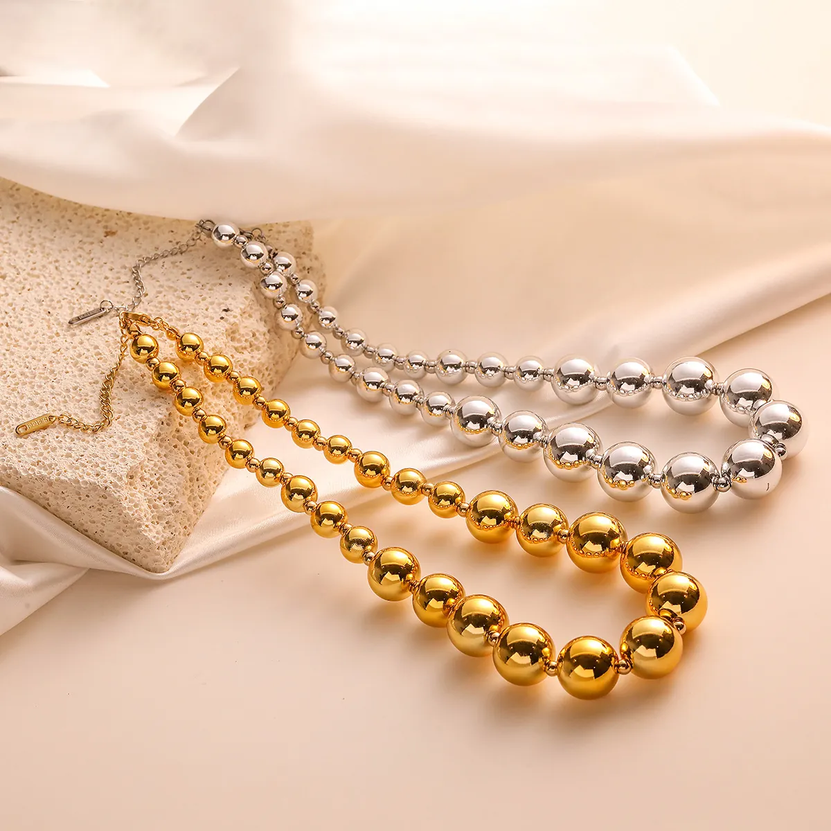 Collar De Cuentas Redondas Acero Inoxidable Bola Degradada Cadena De Clavícula Minimalista Joyería De Moda Para Mujeres