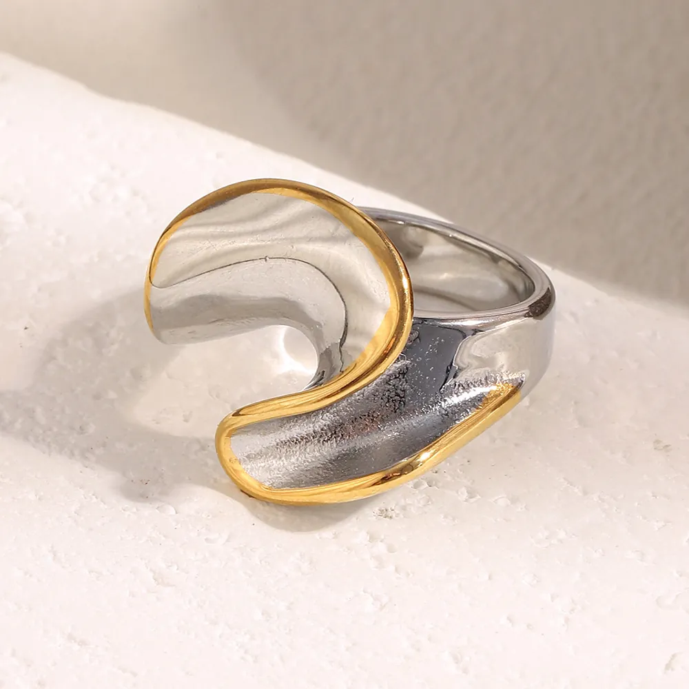 Bague Ligne Torsadée Acier Inoxydable Plaqué Or 18K Bicolore Design Vague Irrégulière Bijoux De Luxe Femmes