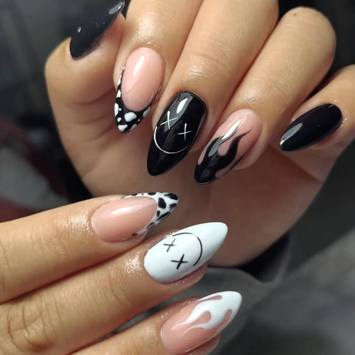 Halloween Almond Press On Nails Black Flame Smile Pattern Detachable Artificial Nails Cute Cool Dark Style For Women