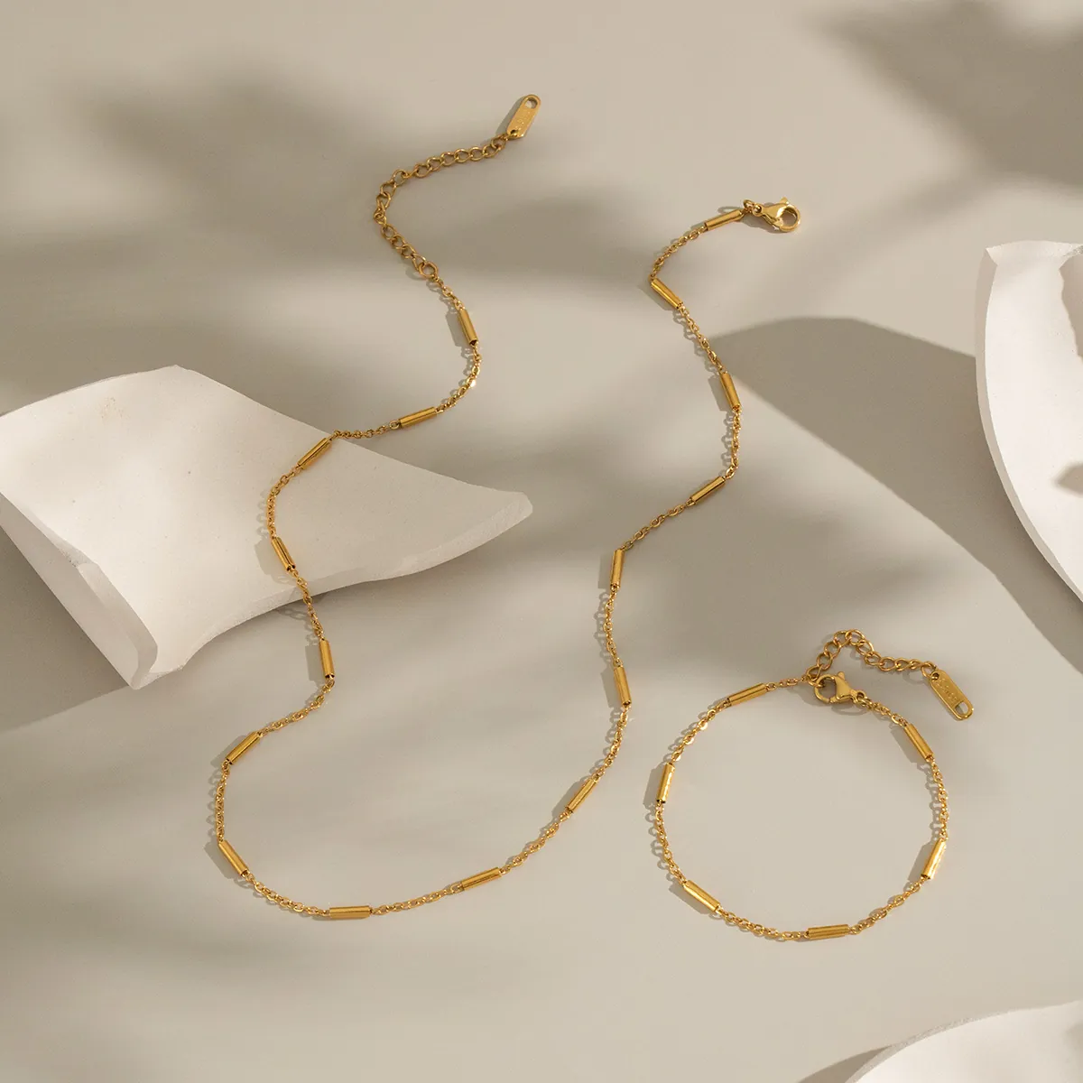 Gioielli Collana E Bracciale A Cilindro Barra Geometrica Minimalista Acciaio Inossidabile Placcato Oro 18K Ipoallergenico