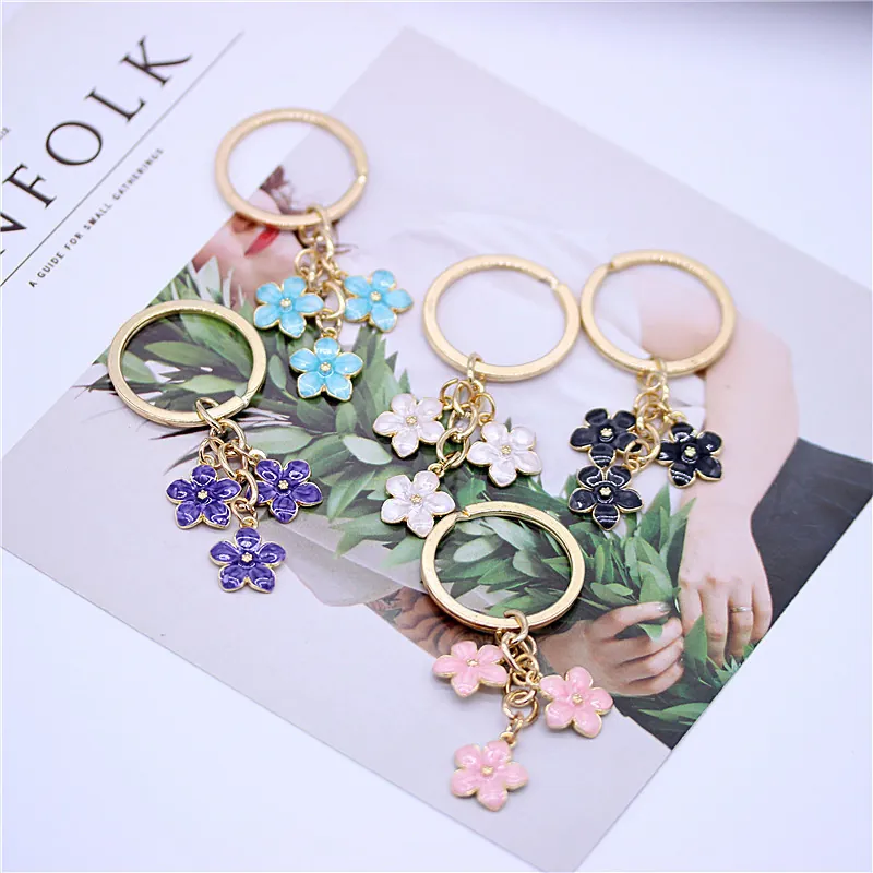 Sweet Flower Keychain Zinc Alloy Enamel Cherry Blossom Pendant Key Ring For Women Girls Cute Gift Accessory
