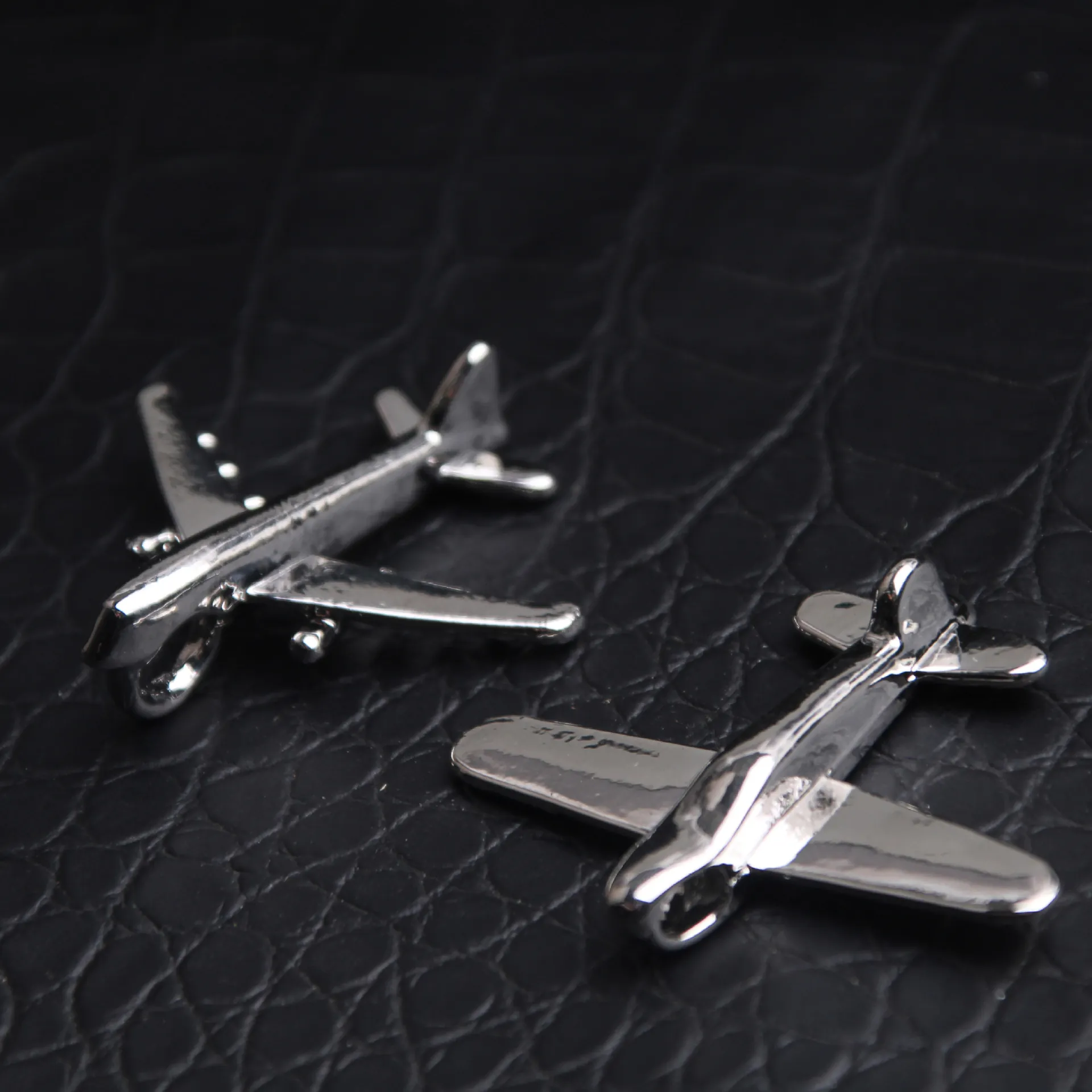 Vintage Hip Hop Aircraft Pendant Necklace Alloy Silver Polished Airplane Shape Sweater Chain Jewelry For Men Women