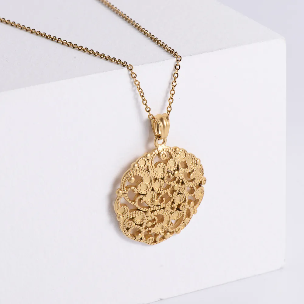 Hollow Out Flower Round Pendant Necklace 304 Stainless Steel 18K Gold Plated Mandala Vintage Jewelry For Women