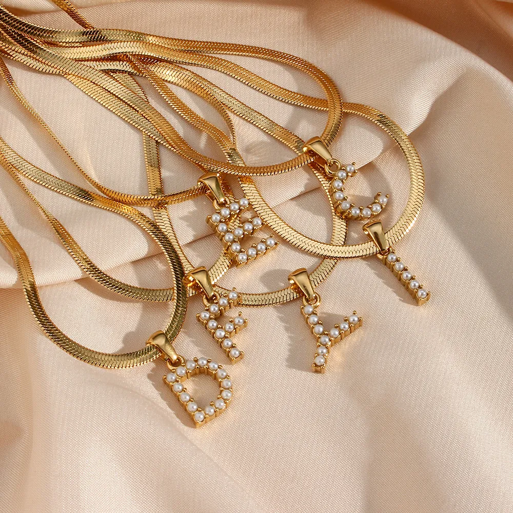 Collana Con Pendente A Lettera In Acciaio Inossidabile Placcato Oro Catena Serpente Piatta Catena A Spina Di Pesce Perla Artificial Iniziale Donne