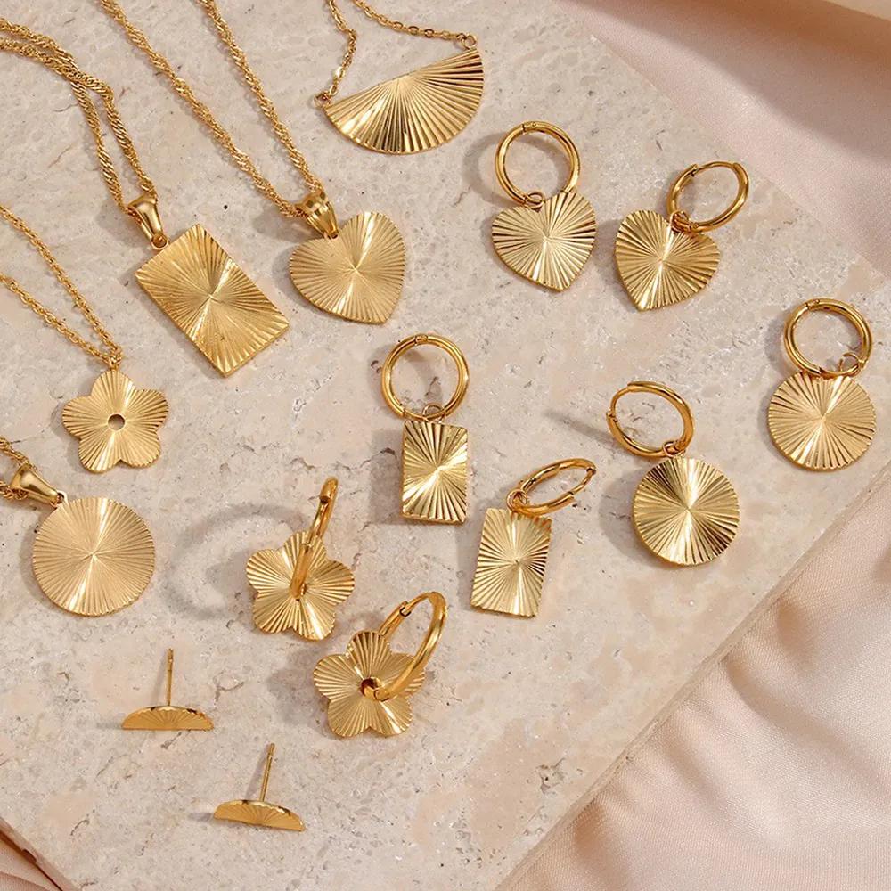 18K Gold Plated Stainless Steel Geometric Pendant Necklace Earrings Set For Women Radiating Ribbon Texture Daily Jewelry