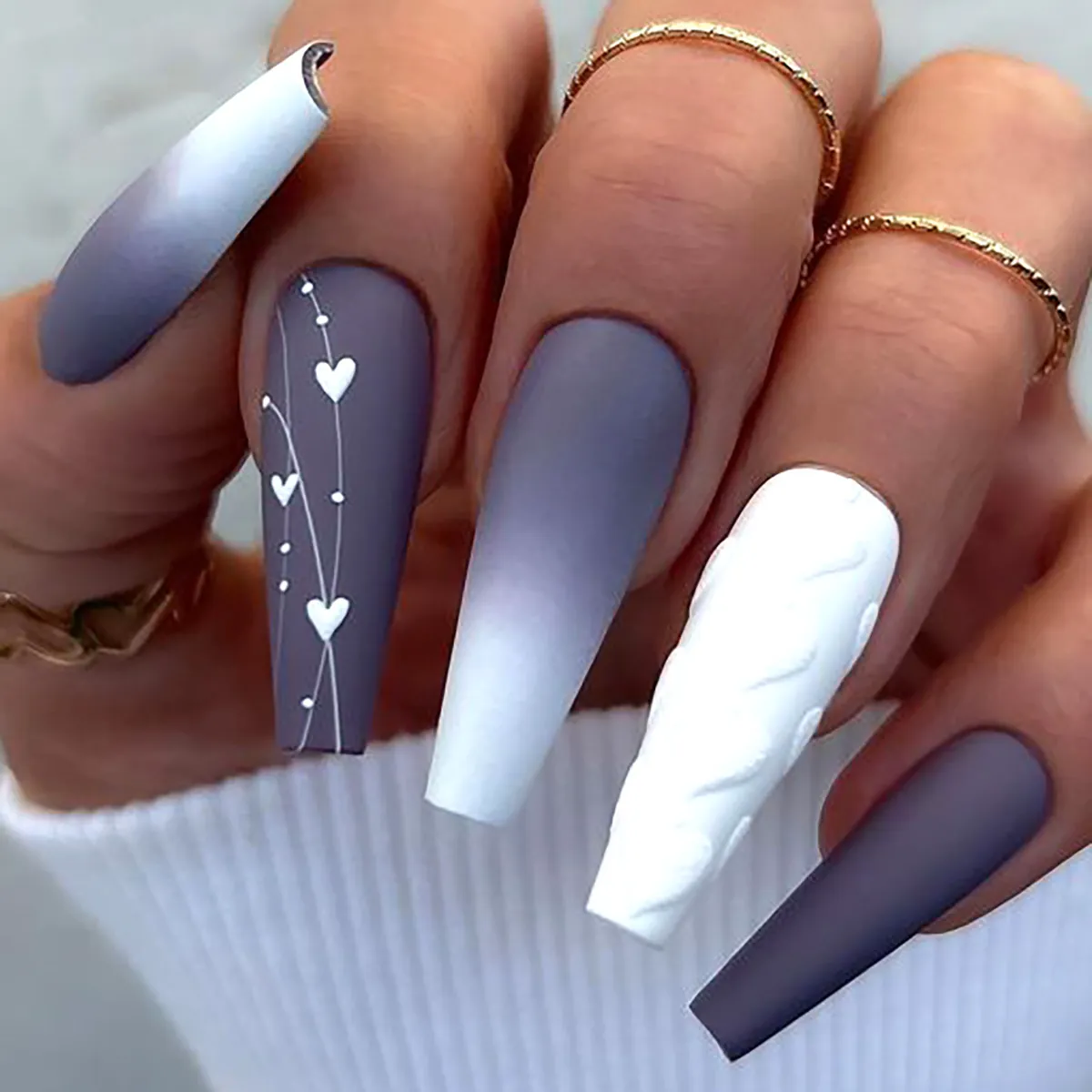Press On Nails Long Coffin Fake Nails Matte Gradient 3D Embossed Heart Pattern Valentine's Day Style For Women